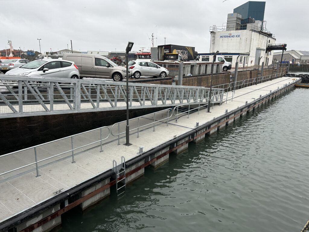 Heavy-duty pontoon dock Peterhead
